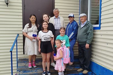 Подготовиться к школе помогают депутаты